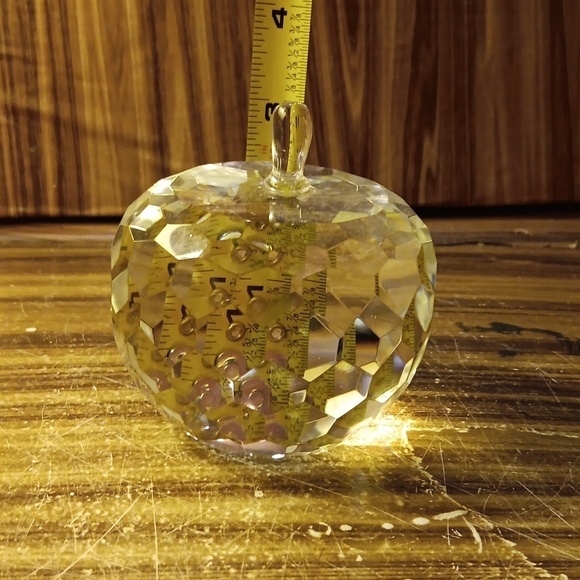 Vintage Oleg Cassini crystal paperweight apple 🍎 - Picture 5 of 5